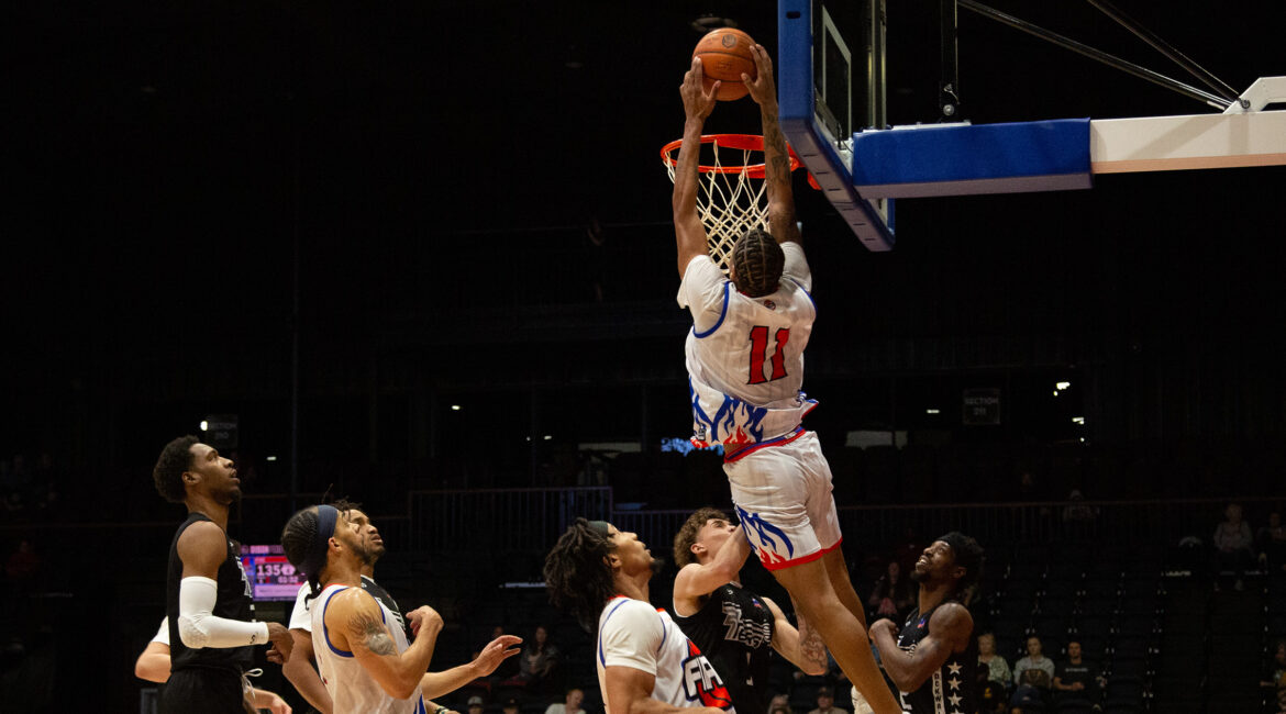 Hayward dunk vs Rockwall